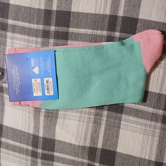 NWT Jolly Rancher Watermelon Crew Socks Unisex 6-12 - Picture 4 of 5